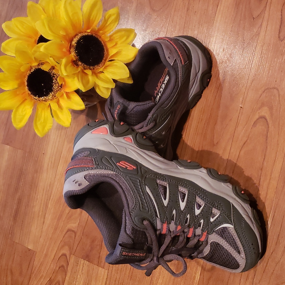 SKECHERS WOMEN'S SHOES